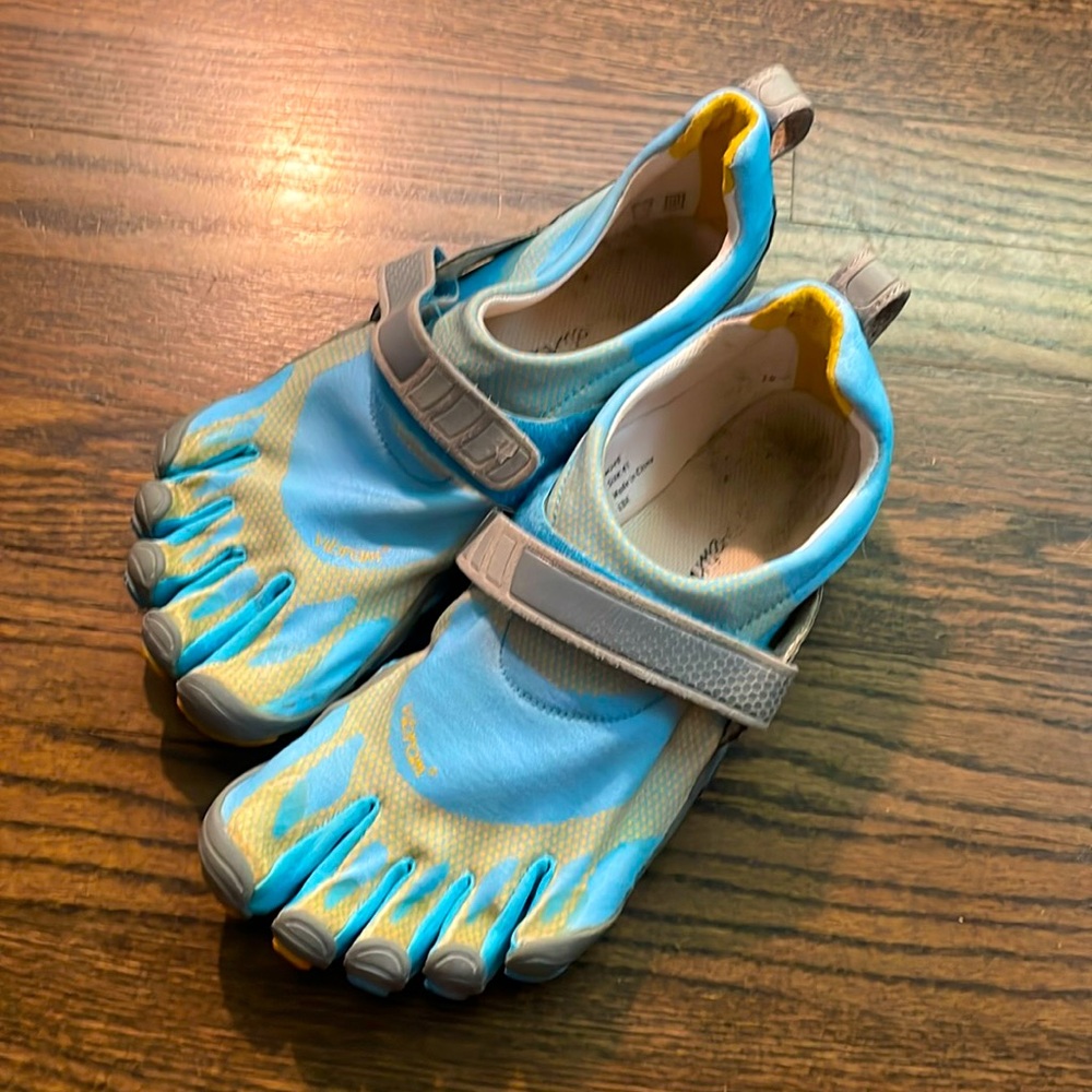 Vibram Five Fingers Running Shoe size 41
